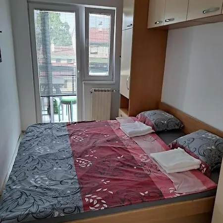 Chris Apartment19 Apartment