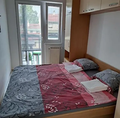 Chris Apartment19 Apartment